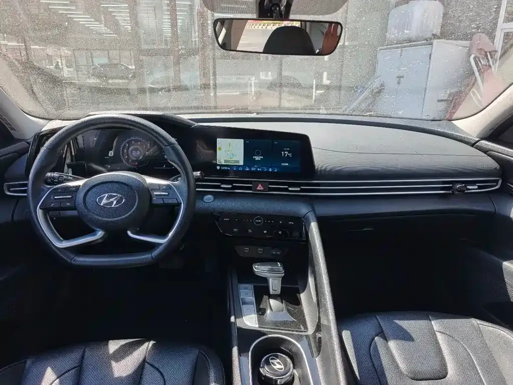 Hyundai Elantra — фото 5