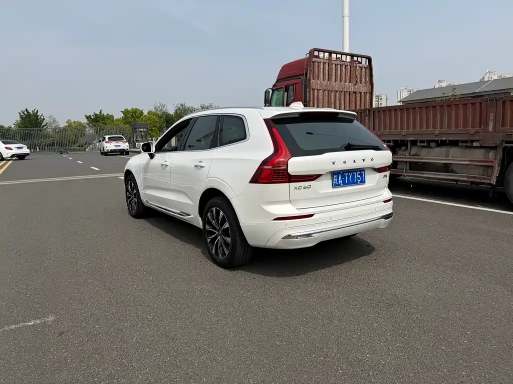 Volvo XC60 2023 из CN, фото 6