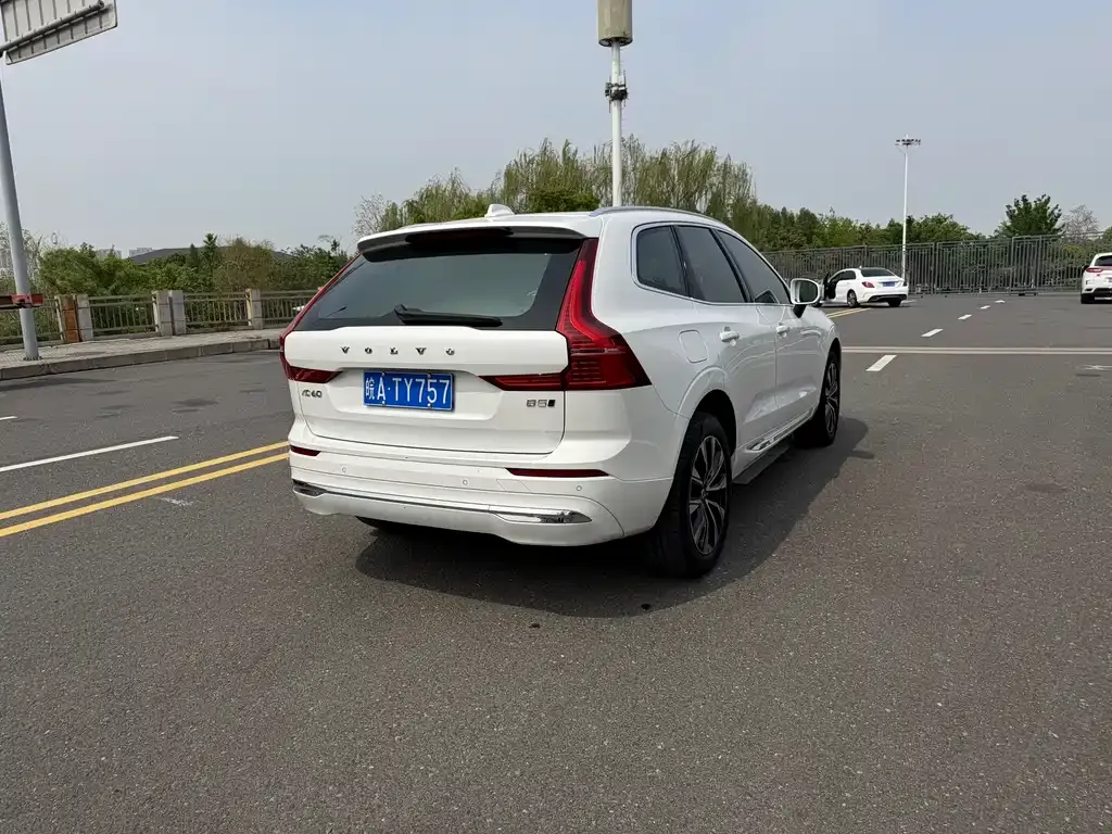 Volvo XC60 2023 из CN, фото 7