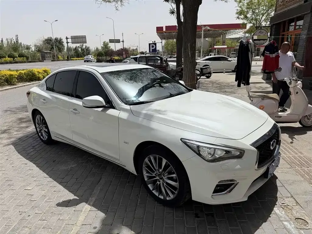 Infiniti Q50L — фото 9