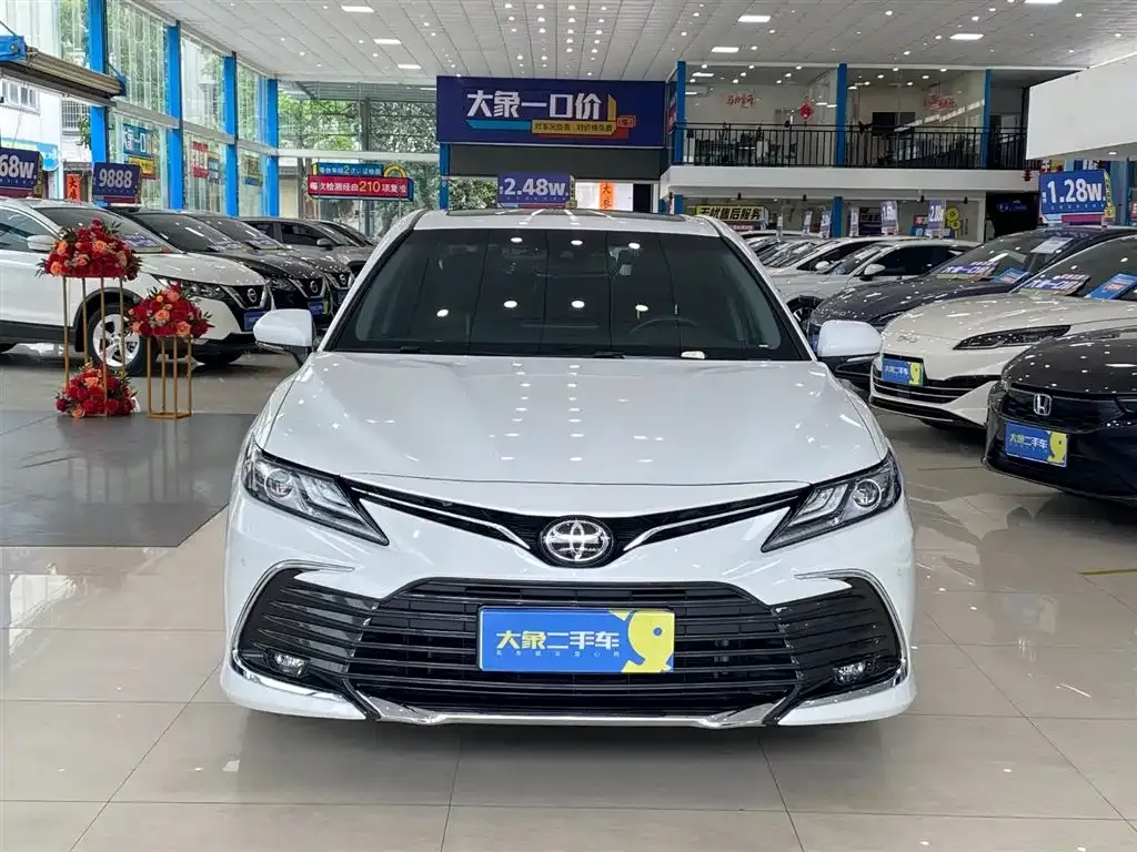 Toyota Camry — фото 5
