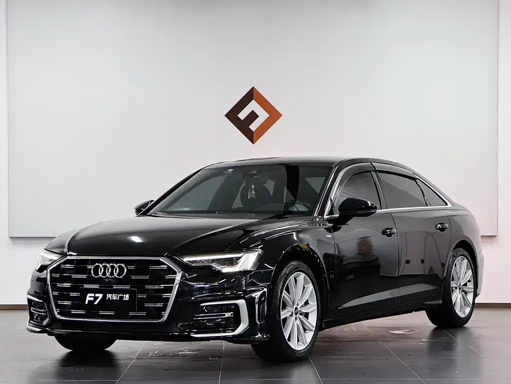 Audi A6L — фото 1