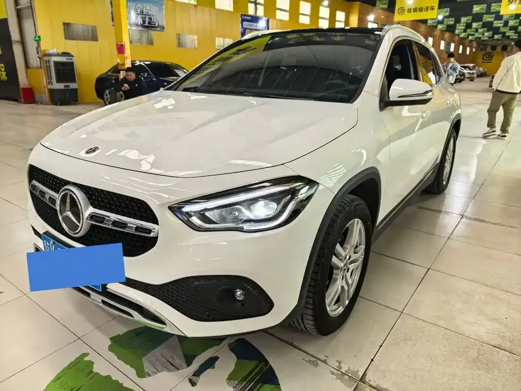 Mercedes-Benz GLA — фото 1