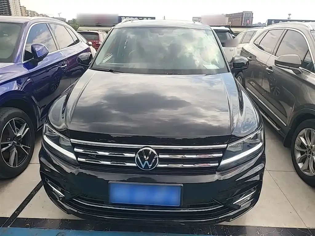 Volkswagen Tiguan L — фото 7