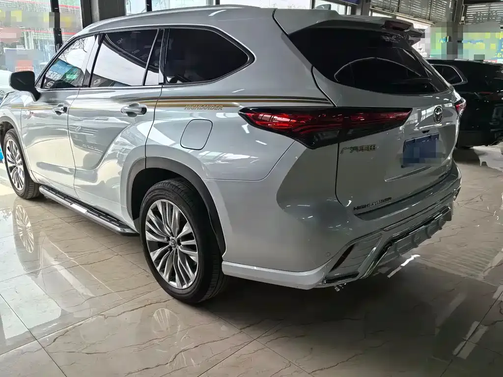 Toyota Highlander — фото 5