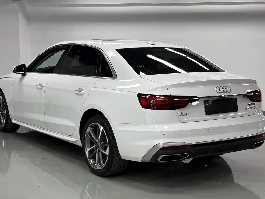 Audi A4L — фото 9