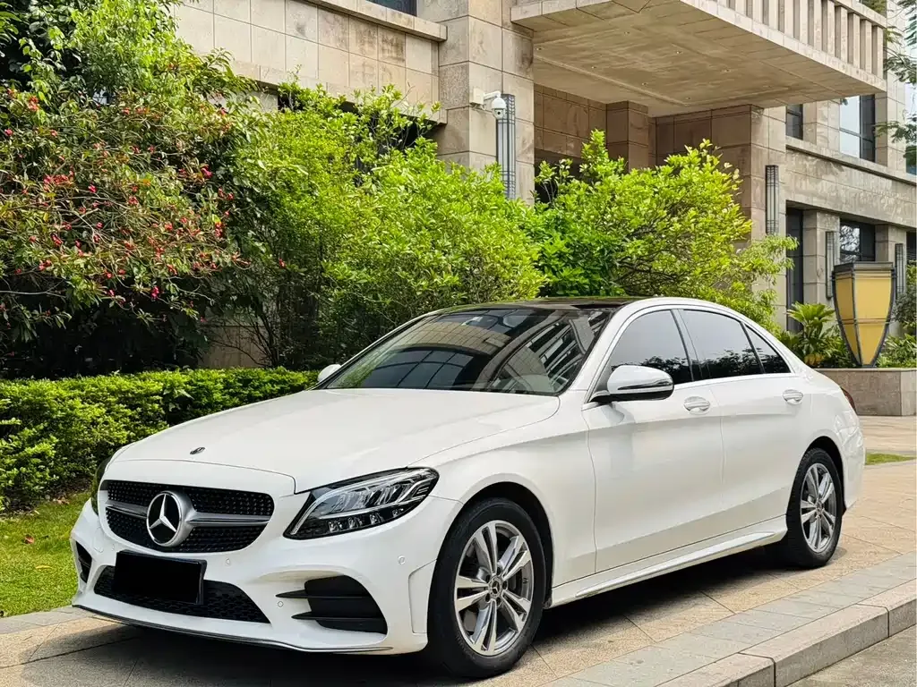 Mercedes-Benz C-Class — фото 1