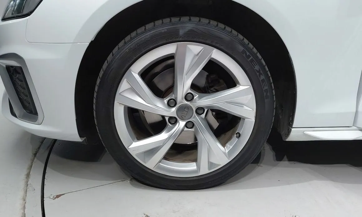 Audi A4 2021 из KR, фото 4