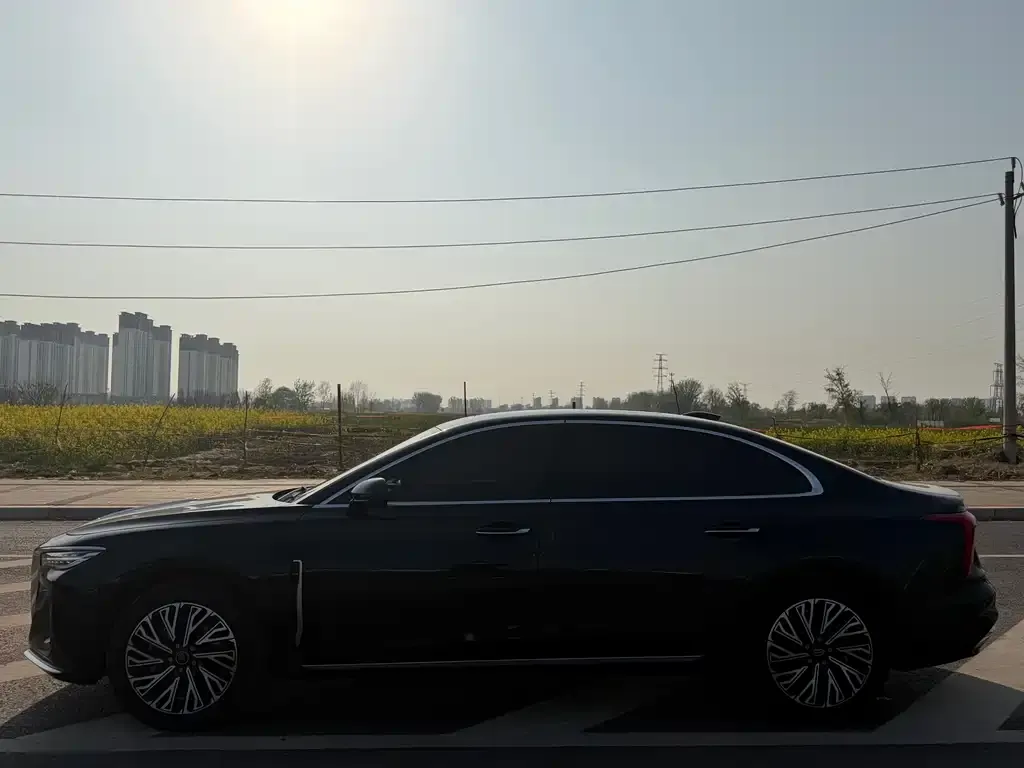 Hongqi H5 — фото 2