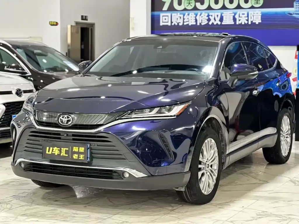 Toyota Harrier — фото 1