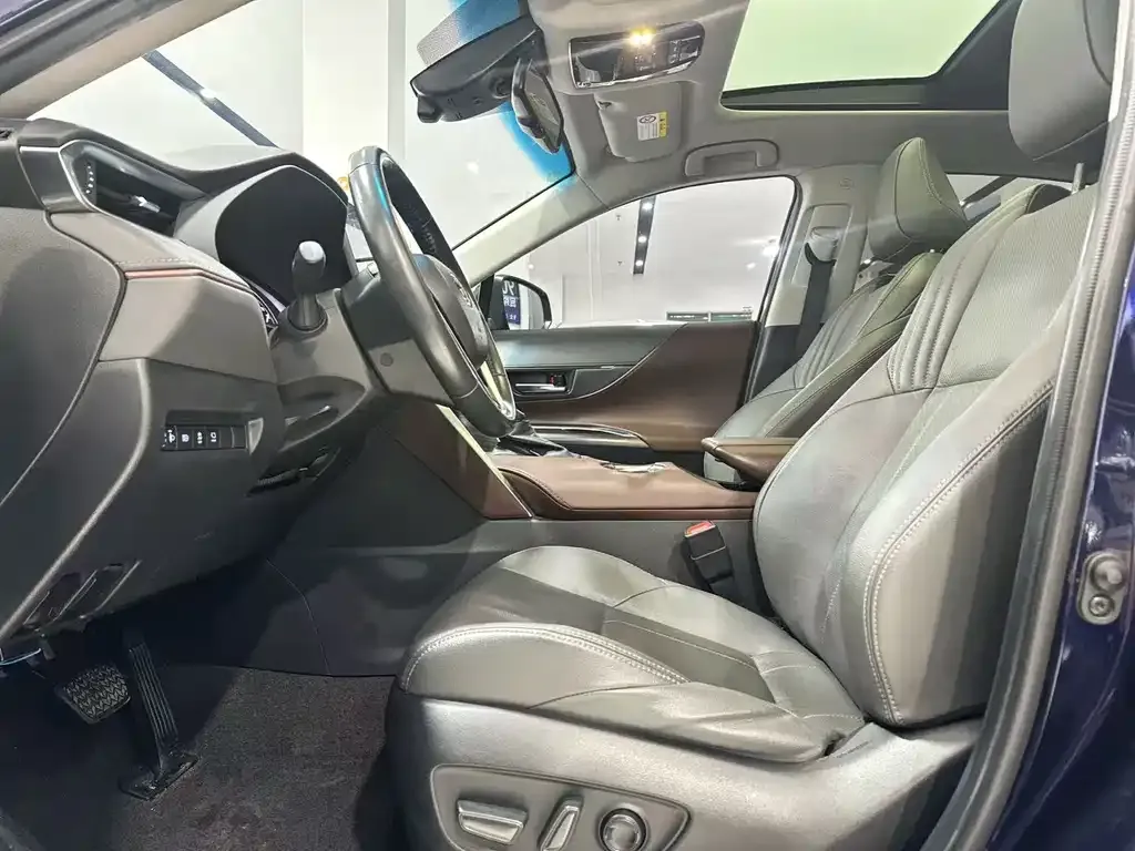 Toyota Harrier — фото 3