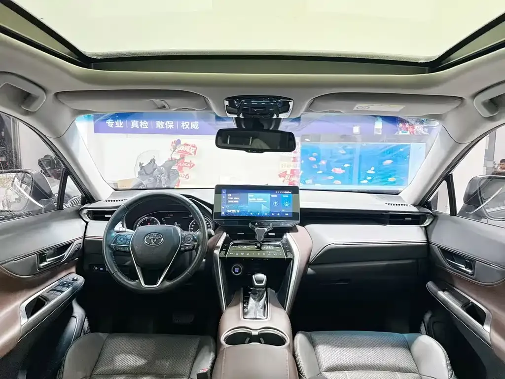 Toyota Harrier — фото 7