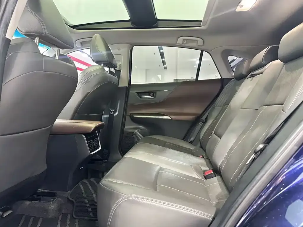 Toyota Harrier — фото 2