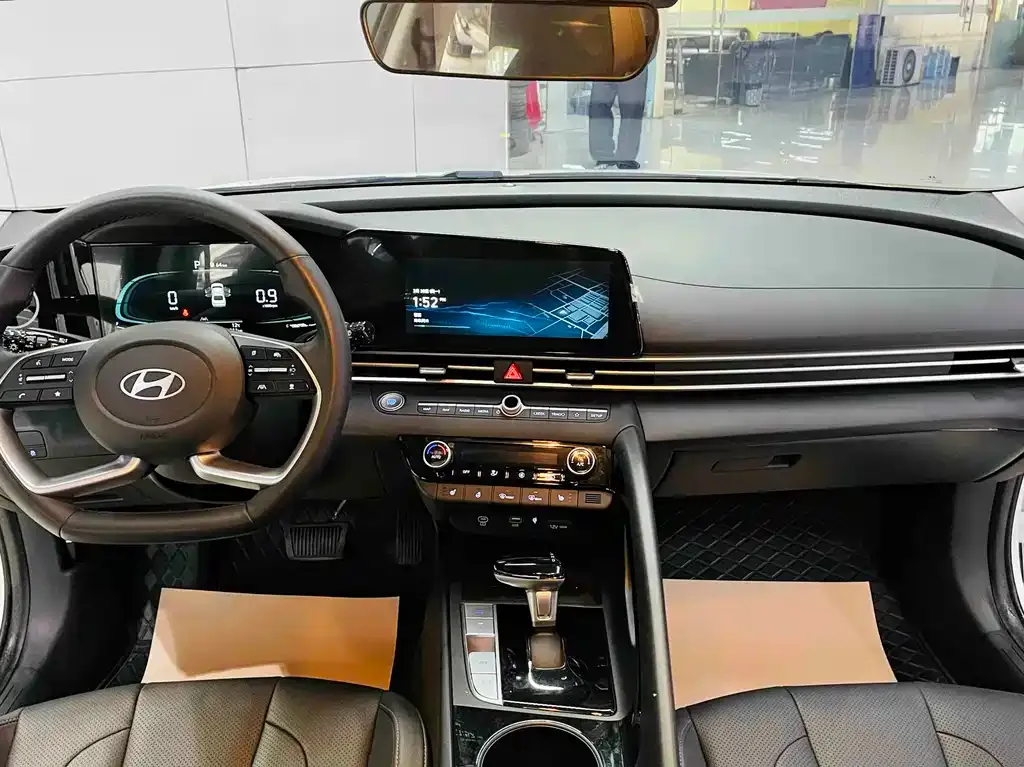 Hyundai Elantra — фото 5