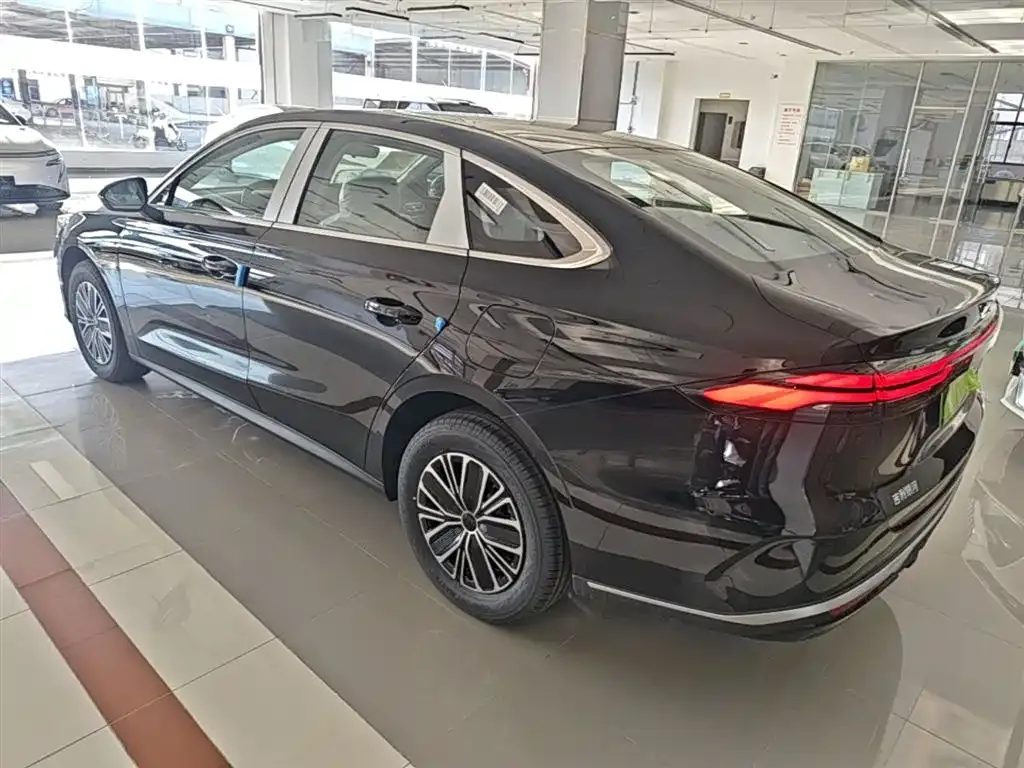 Geely Galaxy Xingyao 6 2026 из CN, фото 4