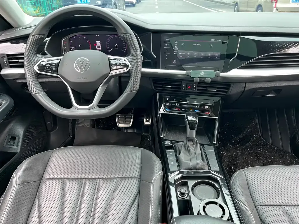 Volkswagen Passat — фото 8