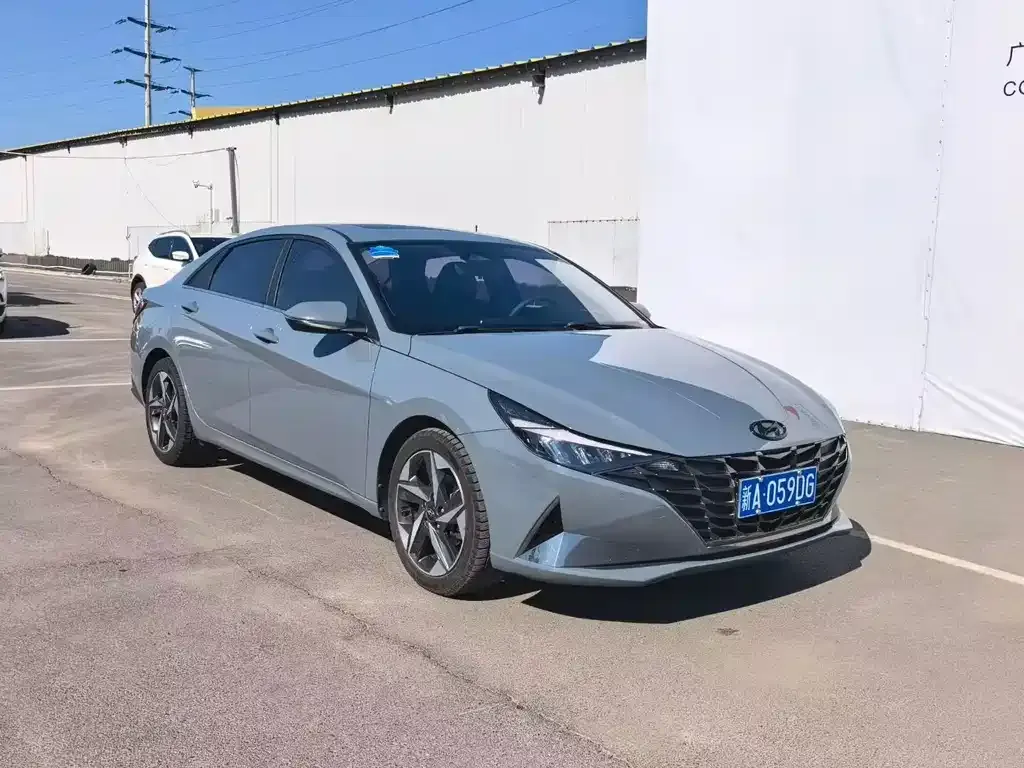 Hyundai Elantra — фото 3