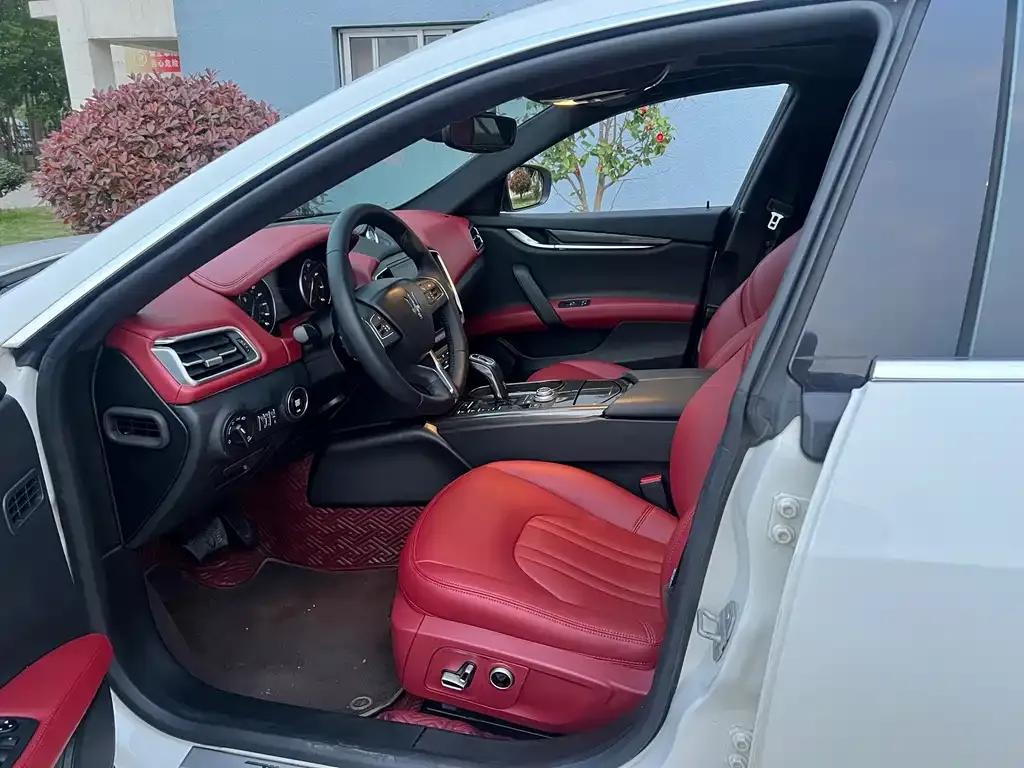 Maserati Ghibli — фото 10