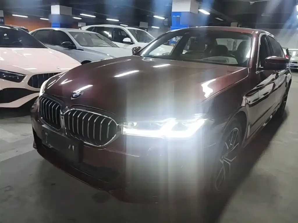 BMW 5 Series — фото 1