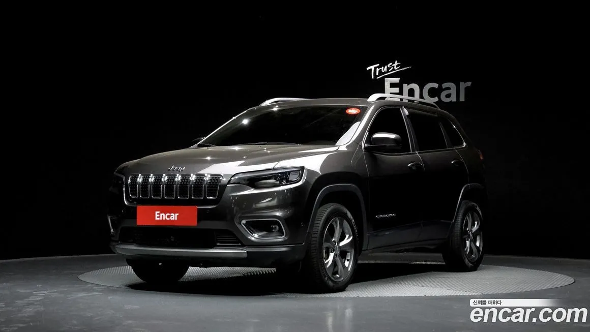Jeep Cherokee — фото 1