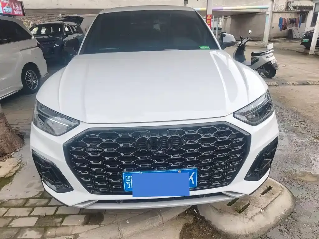 Audi Q5L Sportback — фото 4