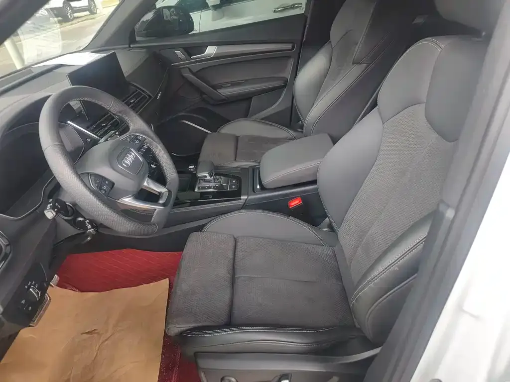 Audi Q5L Sportback — фото 10