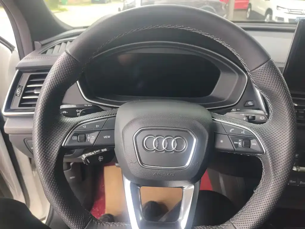 Audi Q5L Sportback — фото 9