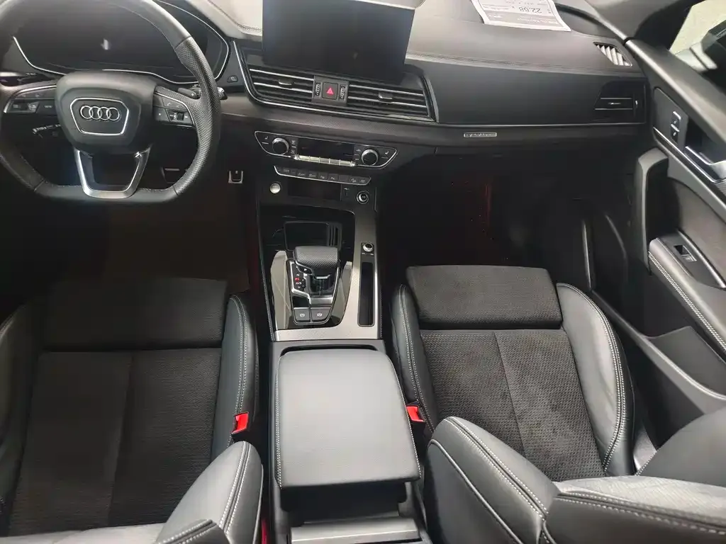 Audi Q5L Sportback — фото 5