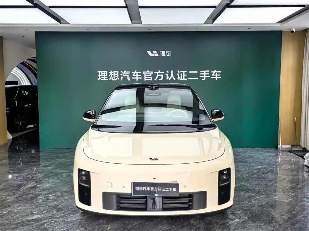 Li Auto i6 — фото 4