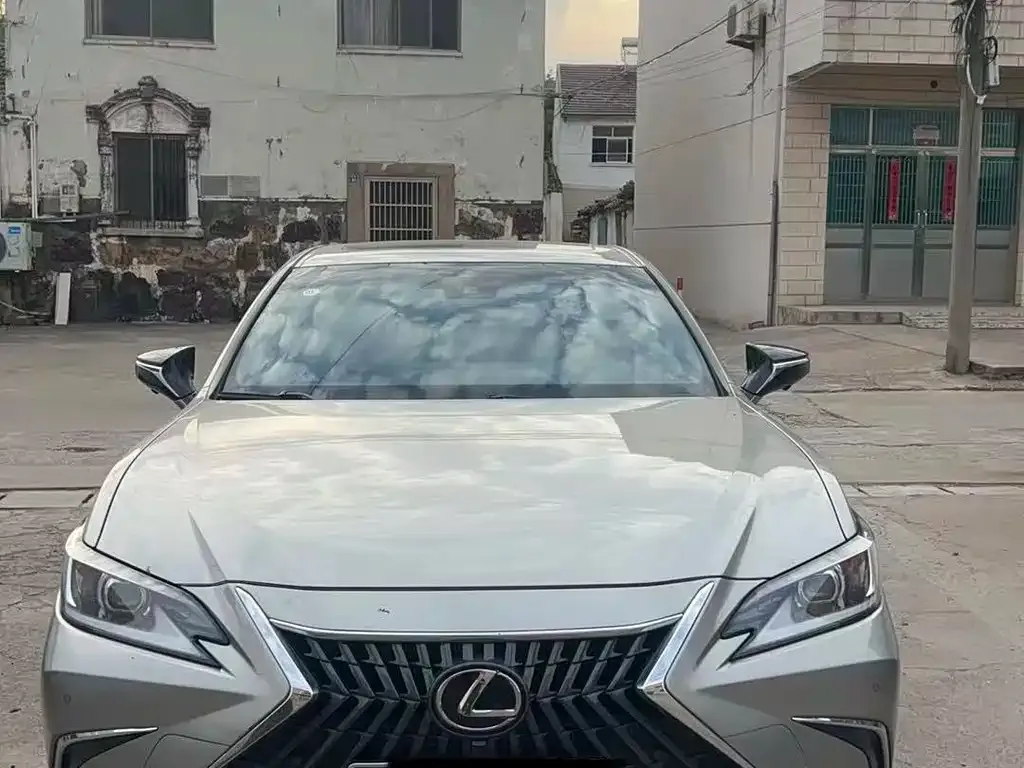 Lexus ES — фото 4