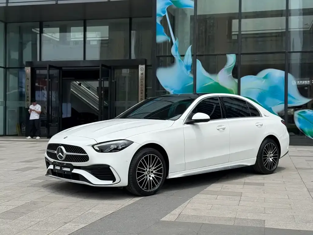 Mercedes-Benz C-Class — фото 1