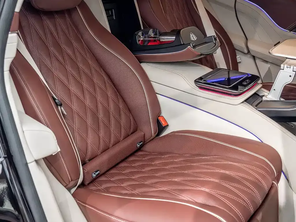Mercedes-Benz GLS — фото 9