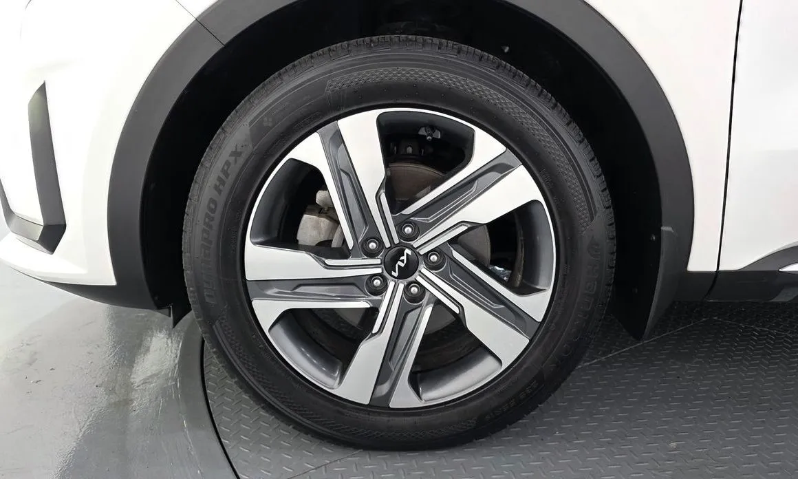 Kia Sorento — фото 6