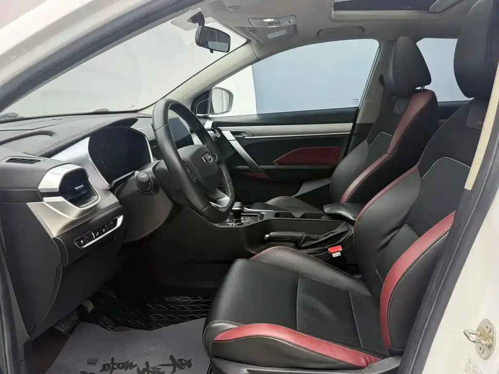 Geely Binyue — фото 10