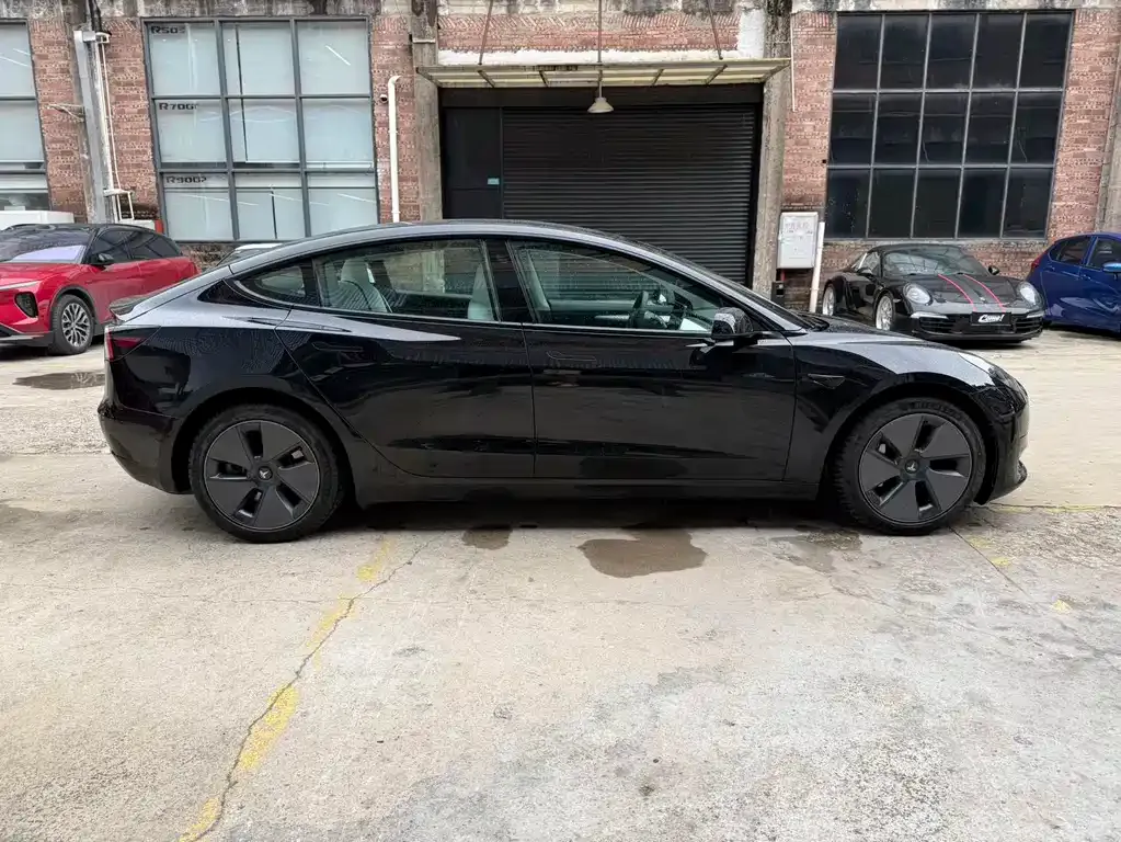 Tesla Model 3 — фото 5
