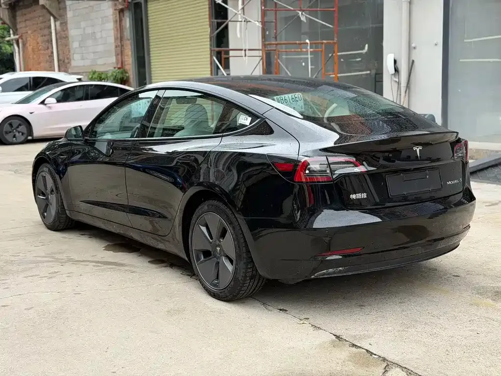 Tesla Model 3 — фото 2