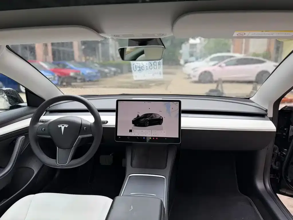 Tesla Model 3 — фото 6