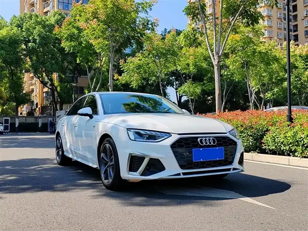 Audi A4L — фото 10