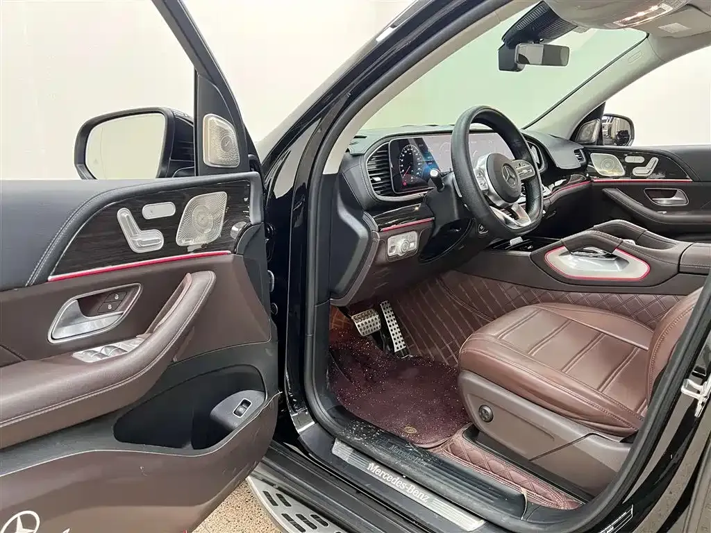 Mercedes-Benz GLS — фото 5