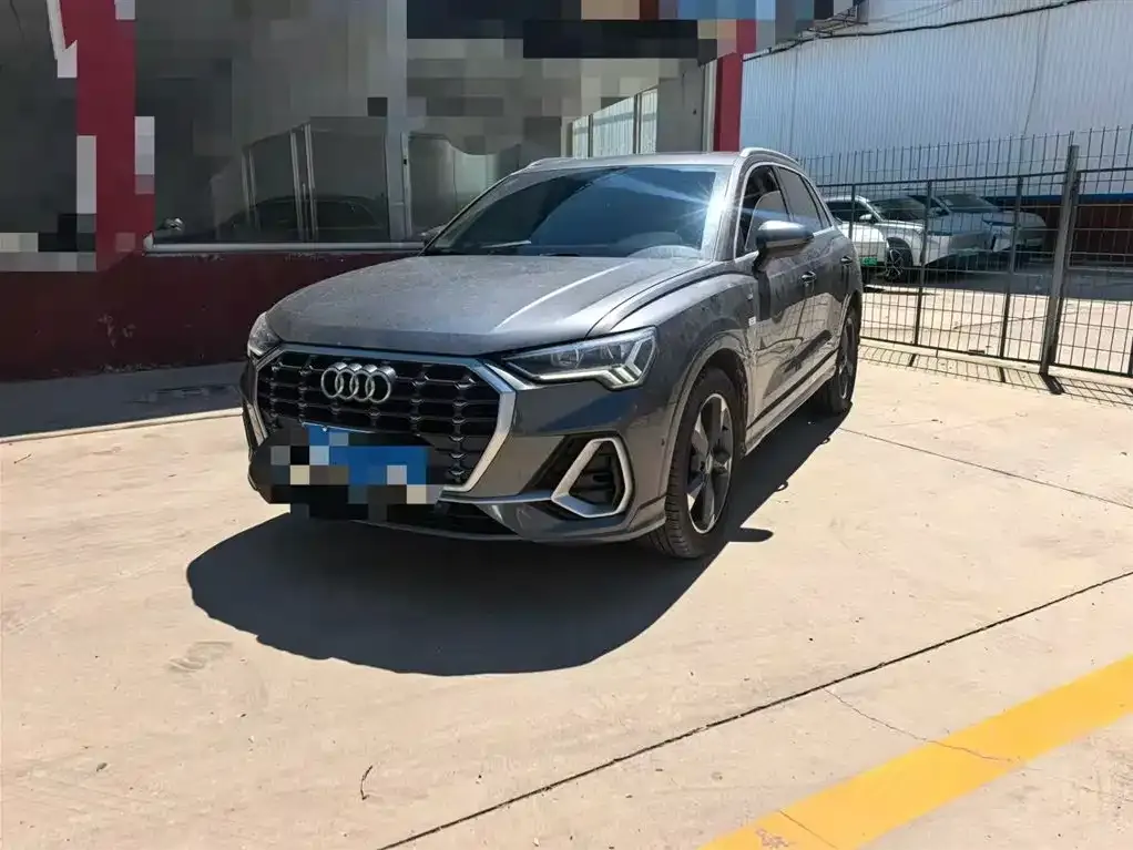 Audi Q3 — фото 1