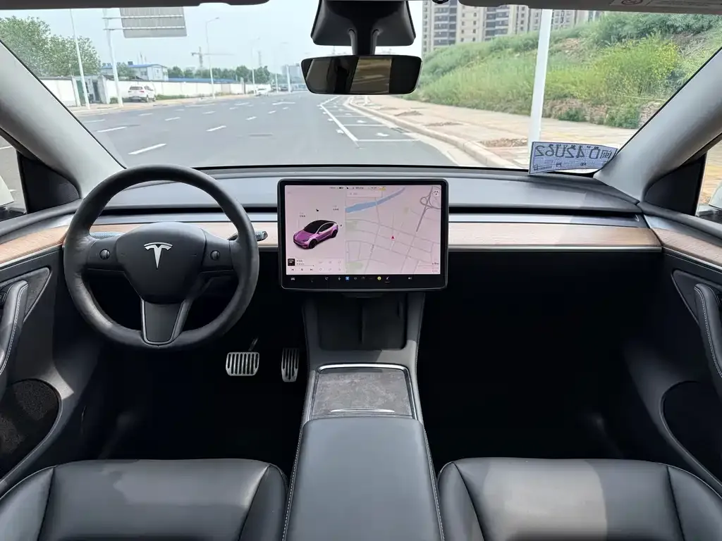 Tesla Model Y — фото 4