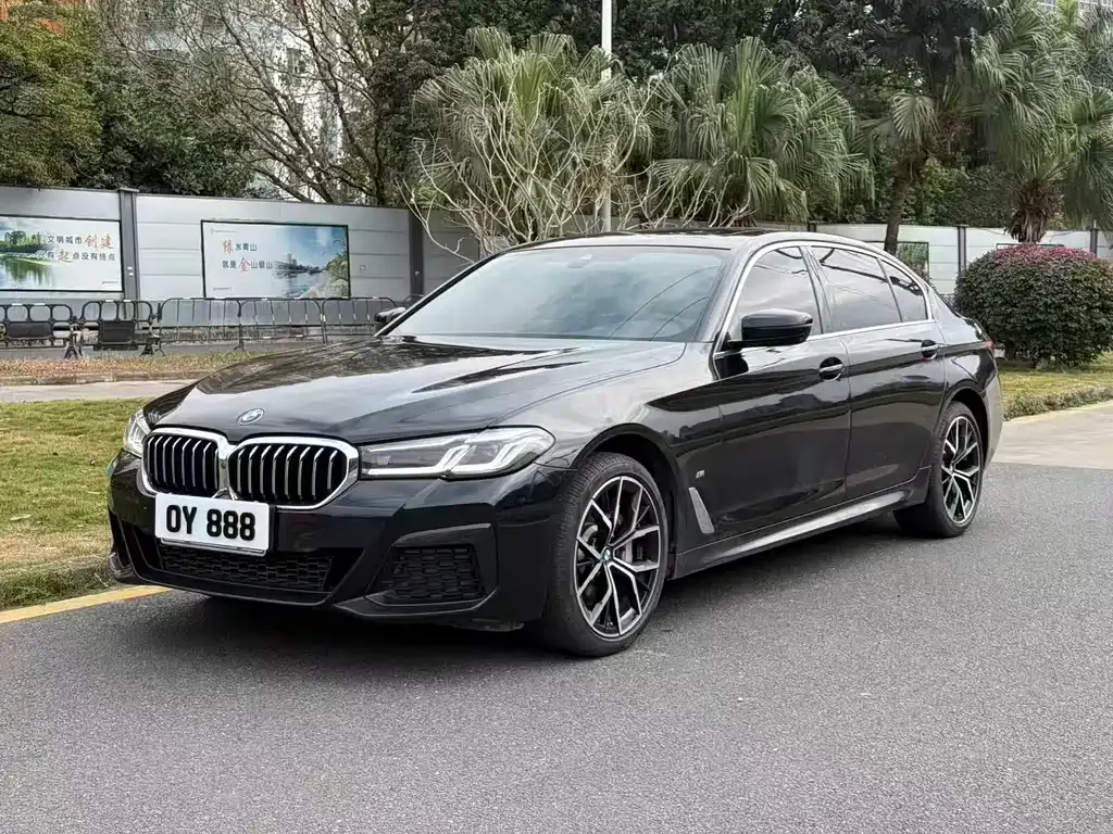 BMW 5 Series — фото 1