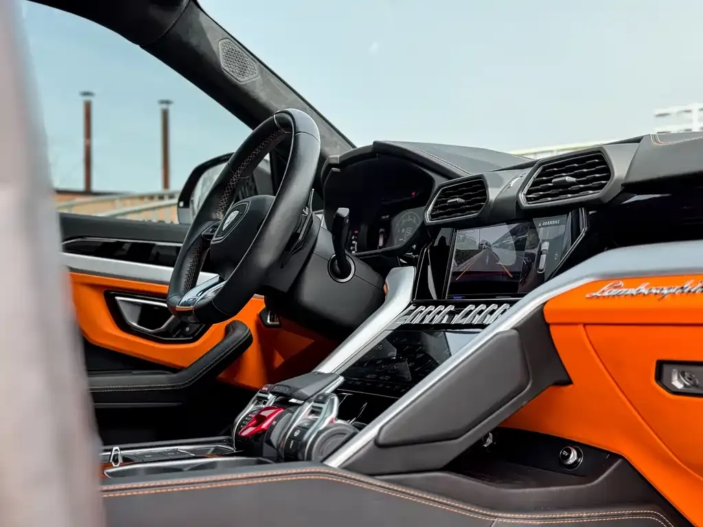 Lamborghini Urus — фото 9