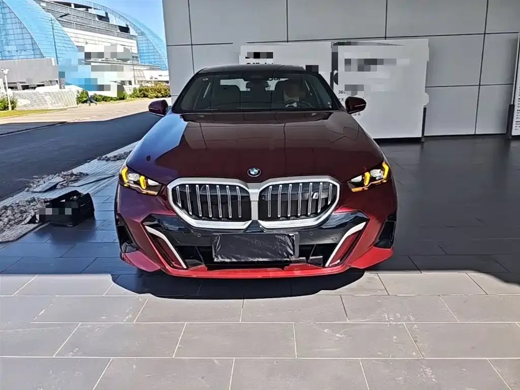 BMW i5 — фото 5