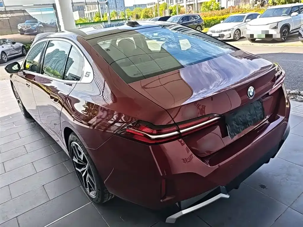 BMW i5 — фото 10