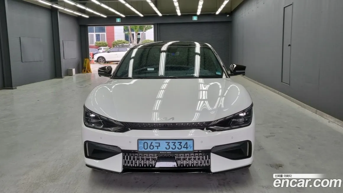 Kia EV6 — фото 8