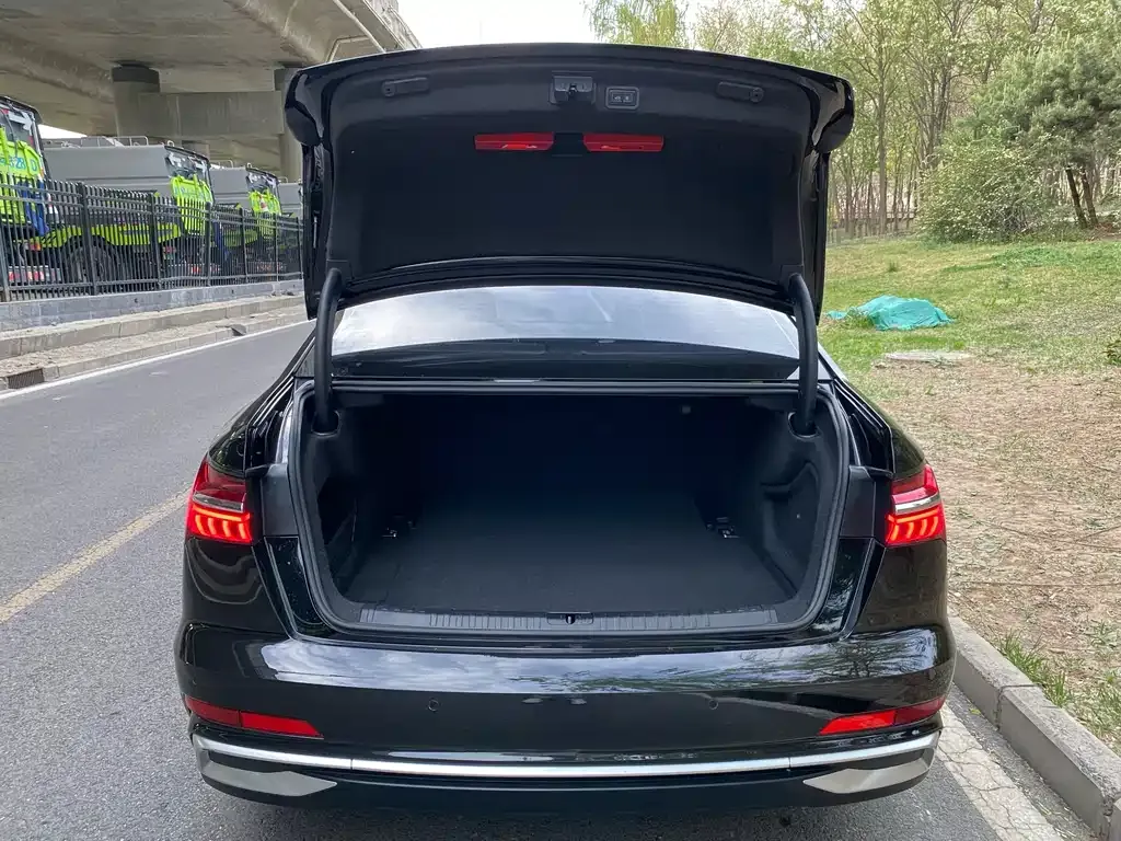 Audi A6L 2024 из CN, фото 7