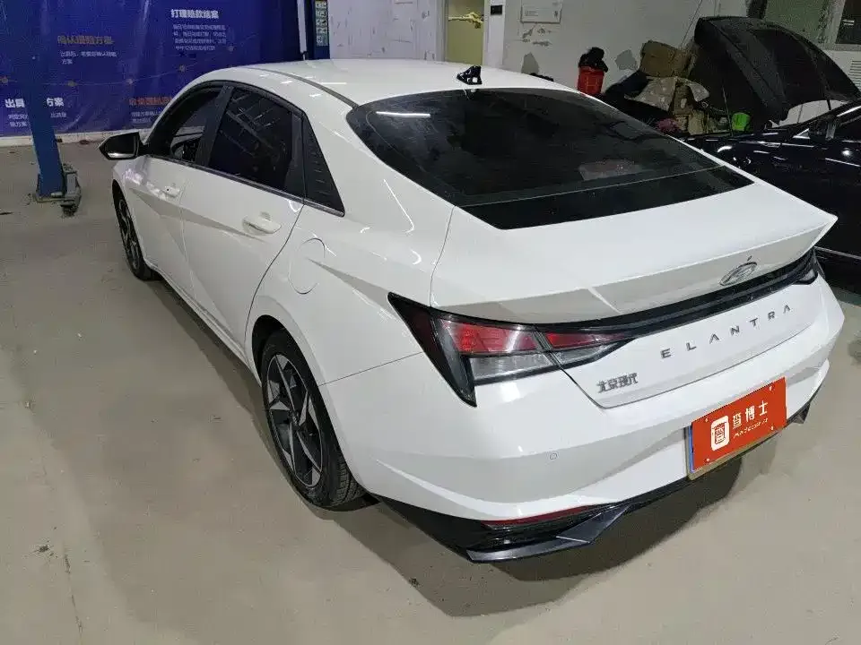 Hyundai Elantra — фото 4