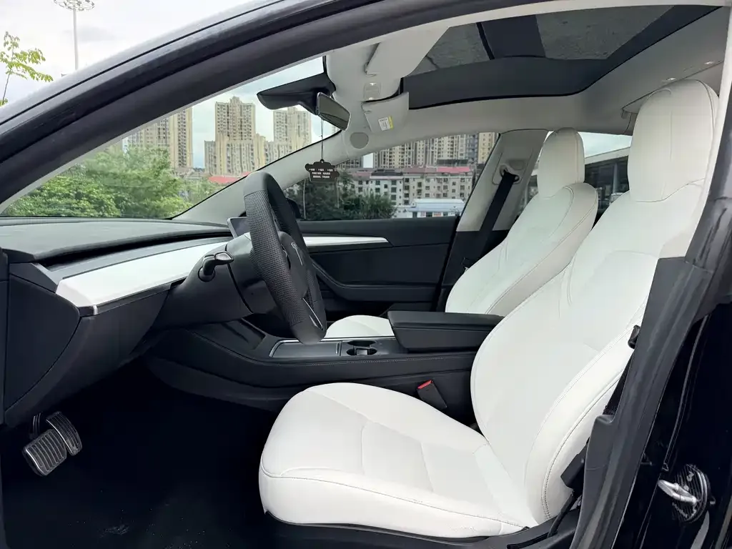 Tesla Model 3 — фото 3