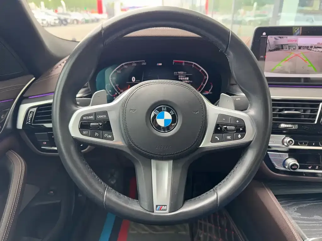 BMW 5 Series — фото 10